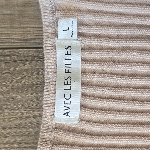 Avec Les Filles Ribbed Knit Top - Picture 3 of 4